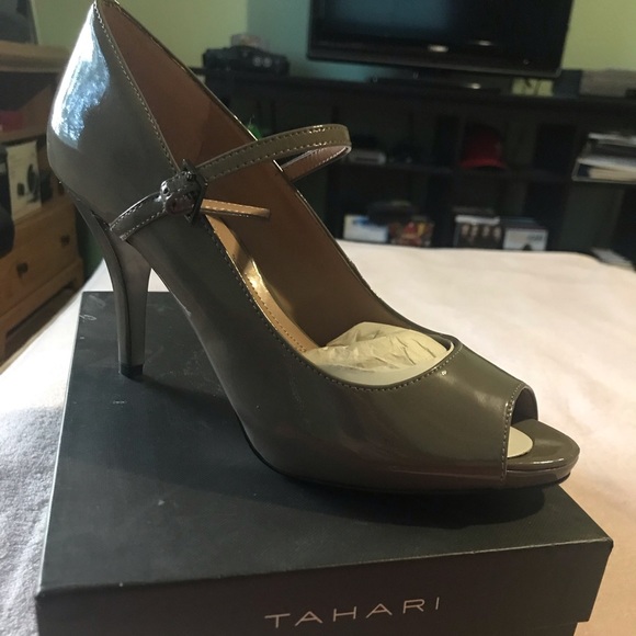 Heels - Picture 1 of 2